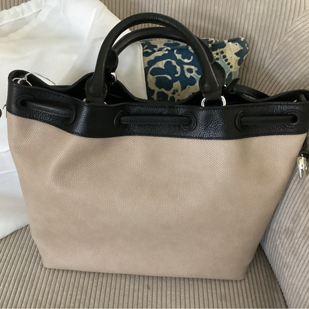 Brighton “Elise” Black and Tan Drawstring Bag - Picture 5 of 11